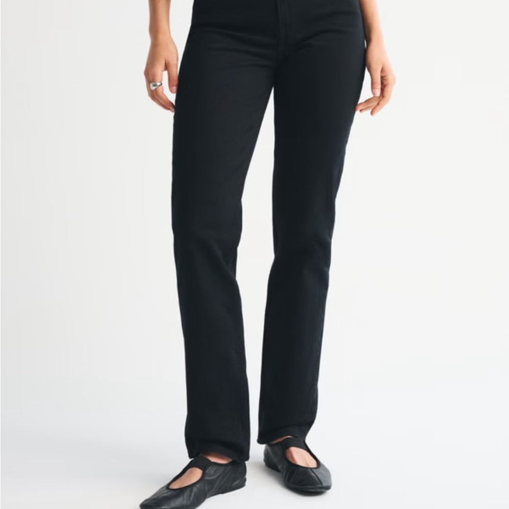 Abercrombie & Fitch Women's Black Ultra High rise 90s Straight Leg Jeans